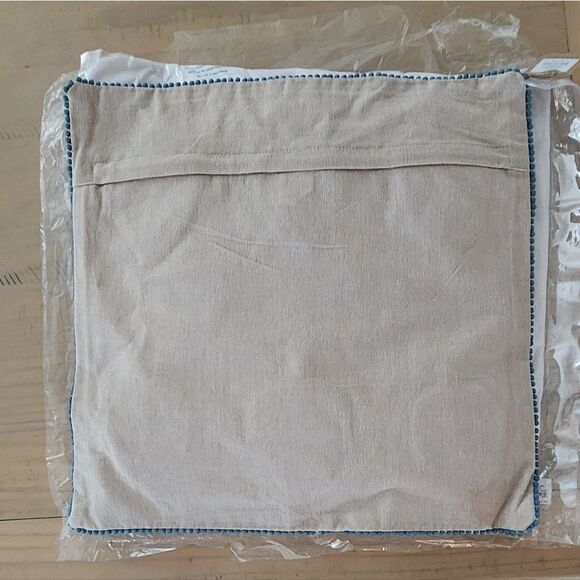 Mud Pie Crochet Pillow -New! - Picture 9 of 11